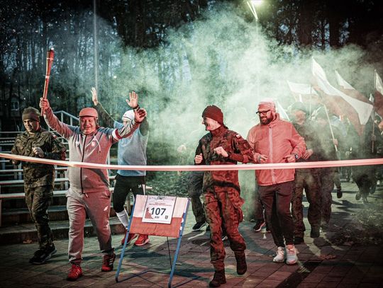 107 kilometrów dla Niepodległej. Tomaszów Lubelski uczcił rocznicę biegiem sztafetowym [ZDJĘCIA]