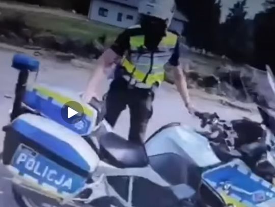 Niespełna 17-letni mieszkaniec powiatu pabianickiego jechał bez uprawnień. Swoją ucieczkę nagrywał kamerą sportową.