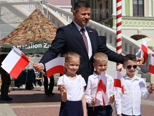 Dzień Flagi Rzeczpospolitej Polskiej w Zamościu. 2 maja 2025 roku.