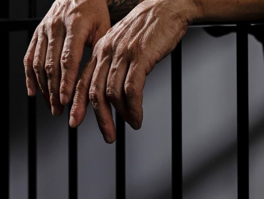 Lubelskie: 25-latek powiesił się w celi w Zakładzie Karnym W środę (7 stycznia) w Zakładzie Karnym w Chełmie, w godzinach wieczornych, w jednej z cel doszło do śmierci osadzonego. Wszystko wskazuje na to, że było to samobójstwo.