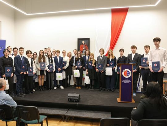 26 uczniów I LO w Zamościu ze stypendiami imienia Bolesława Hassa