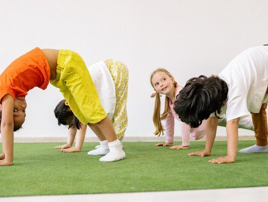 Raport „WF z AWF” alarmuje: dzieci mają poważne braki ruchowe, a 30 proc. jest całkowicie nieaktywna fizycznie.