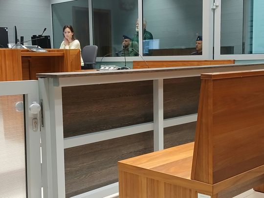 oskarżony o usiłowanie zabójstwa, a skazany przez sąd pierwszej instancji za spowodowanie obrażeń ciała 84-latek z Zamościa spędzi w więzieniu 1,5 roku, a po odbyciu kary trafi na leczenie do zakładu psychiatrycznego.