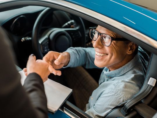 Auta używane sprowadzone z zagranicy - jak je kupować? Podpowiadamy!