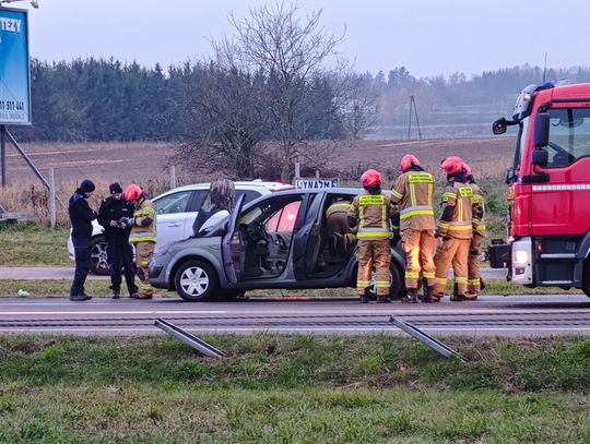 Do pożaru osobowego renault doszło około godziny 15.00 na drodze krajowej nr 17 na wjeździe na obwodnicę Krasnegostawu.