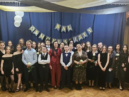 Bal Ósmoklasisty w Szkole Podstawowej w Białowoli.