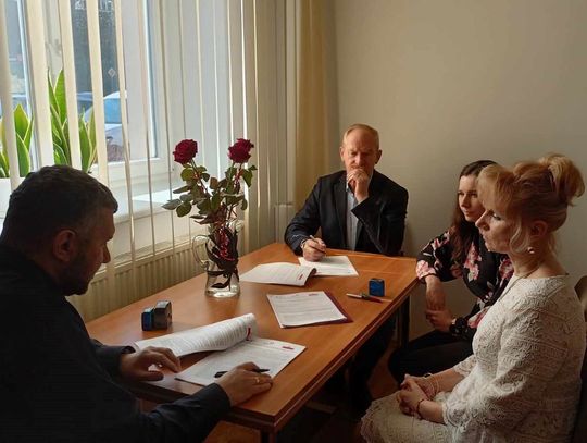 Wójt Andrzej Adamek podpisał umowę na opracowanie dokumentacji projektowej sieci wodociągowej oraz budowę sieci wodociągowej w gminie Bełżec.