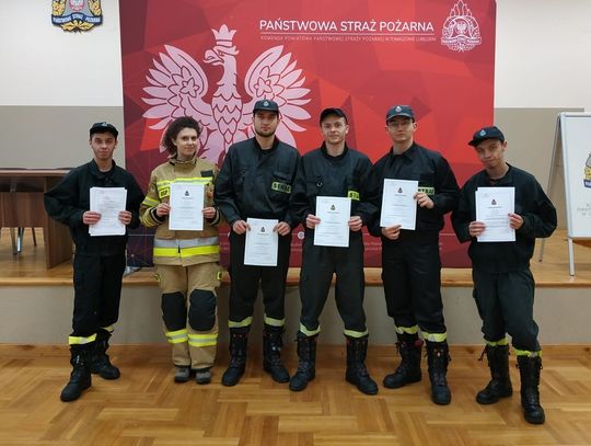 Bełżec: Sześciu strażaków zdało egzamin. Wśród nich była jedna kobieta