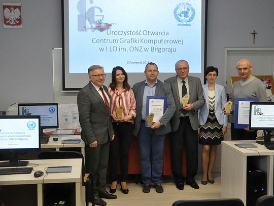 Biłgoraj: Nowoczesna pracownia grafiki komputerowej w LO im. ONZ. Pomogli sponsorzy