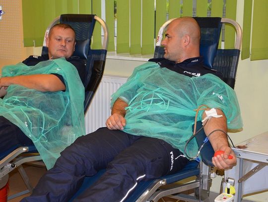 Biłgoraj: Policjanci oddali krew dla Michałka