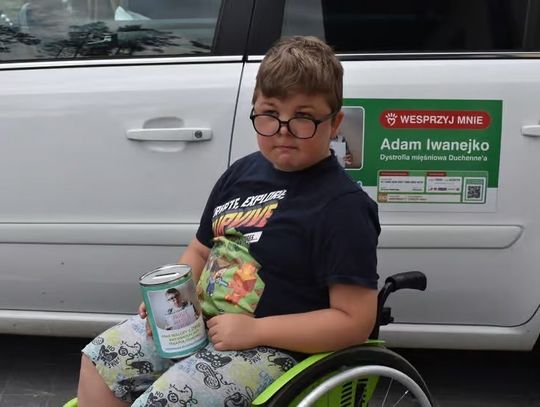 Adaś walczy z dystrofią mięśniową Duchenne'a (DMD). Chłopiec został zakwalifikowany do terapii genowej w Dubaju, jednak aby leczenie mogło się odbyć, potrzebne jest zebranie pełnej kwoty.