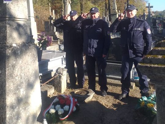 Biłgorajscy policjanci pamiętali o zmarłych funkcjonariuszach