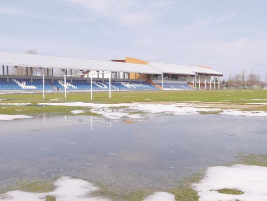 Blisko miesiąc opóźnienia