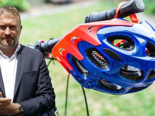 O obowiązek noszenia kasków przez dzieci jeżdżące na rowerach i e-hulajnogach walczą lekarze.