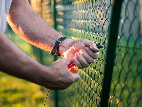 Na Polaków padł blady strach. Zaczęli się bać nowego podatku – za płot.