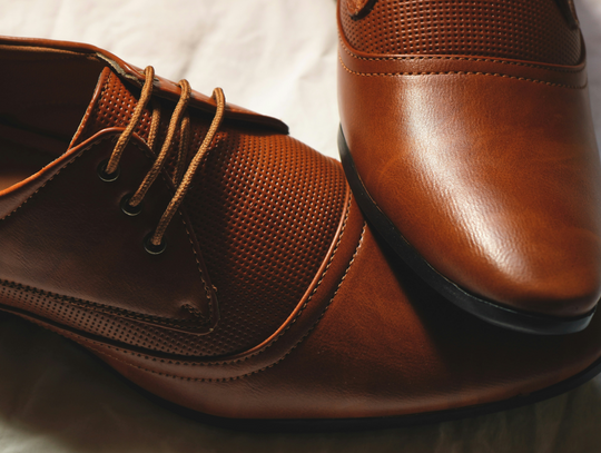 Buty męskie skórzane – klasyka, trwałość i elegancja ze skóry naturalnej