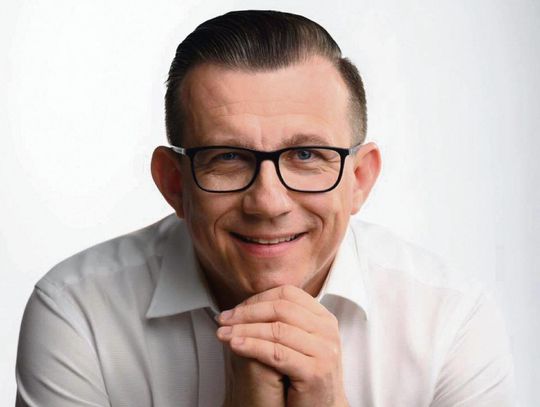 Teczka, jak to zwykle w urzędach bywa, pewnie stoi gdzieś na półce i czeka, żeby ją odkryć w najmniej oczekiwanym momencie. Tak na marginesie, od prawie dwóch lat to Pan odpowiada za porządek w tymże urzędzie” – czytamy w oświadczeniu Andrzeja Wnuka.