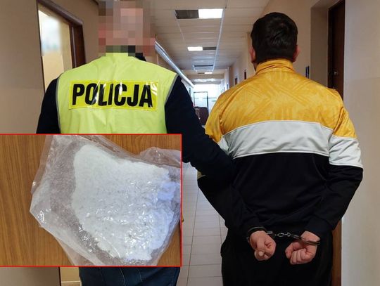 Policjanci znaleźli blisko kilogram amfetaminy w mieszkaniu. Osiedlowy diler może posiedzieć 10 lat Policjanci znaleźli blisko kilogram amfetaminy w mieszkaniu. Osiedlowy diler może posiedzieć 10 lat