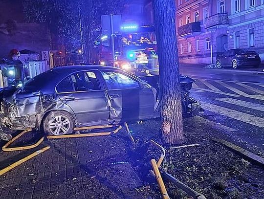 Chełm. Rozbił auto i uciekł pieszo. Ustalają, jak doszło do zdarzenia [ZDJĘCIA]