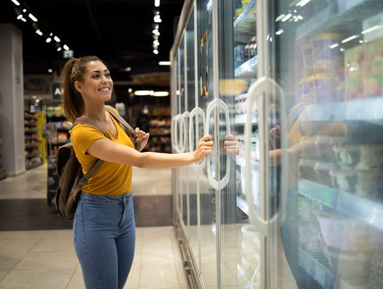 Chłodziarki sklepowe – dlaczego są niezbędne w branży spożywczej?