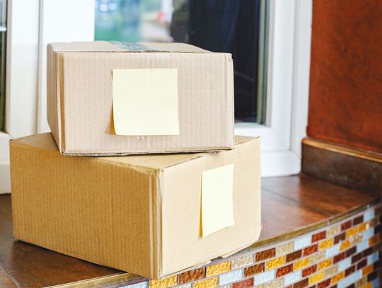 Czego nie wolno umieścić w paczce do Francji? Lista rzeczy zakazanych może Was zaskoczyć!