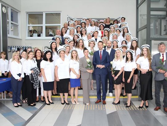 23 września w Akademii Zamojskiej miało miejsce uroczyste czepkowanie absolwentek i absolwentów studiów I stopnia na kierunku pielęgniarstwo.