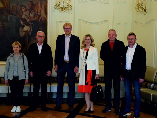 23 maja delegacja Powiatu Zamojskiego na czele ze Starostą Zamojskim Stanisławem Grześko i Dyrektor Wydziału Spraw Społecznych i Promocji Powiatu Joanną Mazurek uczestniczyła w uroczystościach jubileuszu 50-lecia Powiatu Schwäbisch Hall.