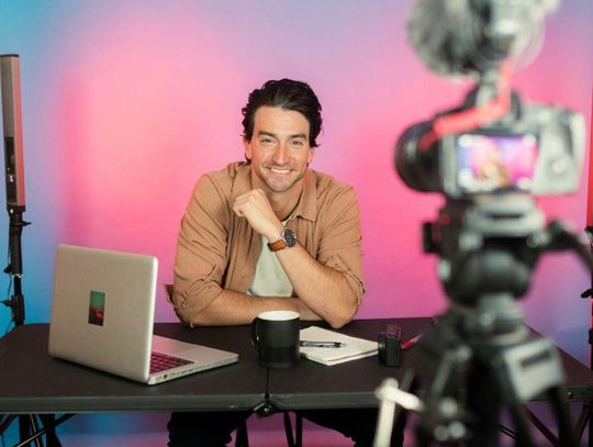 Dlaczego ludzie zostają influencerami?