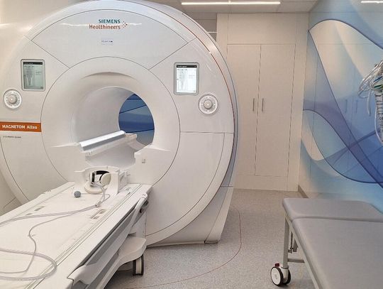 Nowy rezonans stanie się „koniem pociągowym” w diagnostyce klatki piersiowej, kardiologii i u pacjentów z implantami, zmniejszając ryzyko i podnosząc bezpieczeństwo - wskazuje Artur Kozioł dyrektor bialskiego szpitala