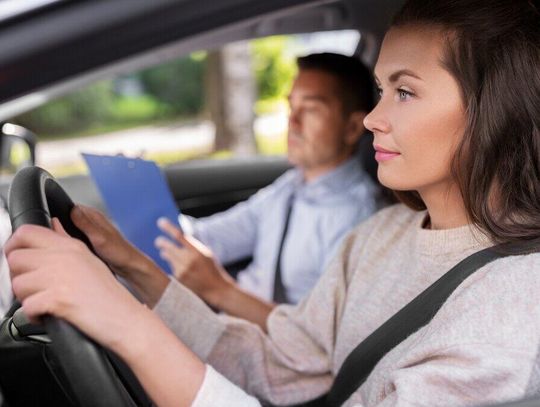 Nie będzie już można podchodzić bez końca do egzaminu na prawo jazdy. Do trzech razy sztuka i kursant będzie musiał wrócić na lekcje do instruktora.