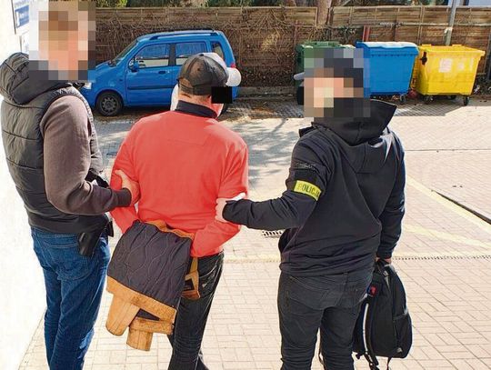 Ścigany listem gończym 46-latek z powiatu hrubieszowskiego został zatrzymany na Mazowszu i już trafił do Zakładu Karnego, gdzie odsiedzi zasądzoną mu karę 3 lat więzienia za różne oszustwa.