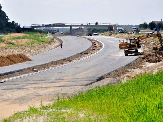 Budowa S17 jest podzielona na dziewięć odcinków o łącznej długości 115 km.