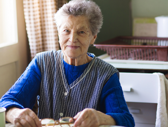 Od dzisiaj (1 lipca) co miesiąc do wdów i wdowców będzie wpływało nowe świadczenie.