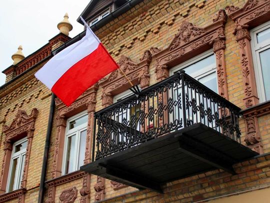 Dzień Flagi Rzeczypospolitej Polskiej został ustanowiony 20 lat temu.