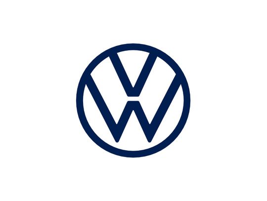 Elektryk vs hybryda – kluczowe różnice, które musisz znać przed wyborem