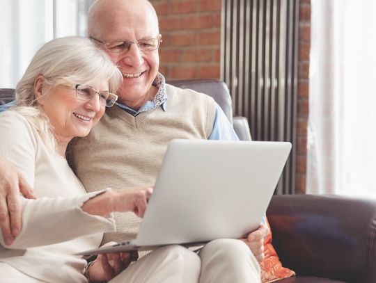 Emeryt rekordzista dostaje co miesiąc kilkadziesiąt tysięcy złotych. Pracował prawie 70 lat! Emeryt rekordzista dostaje co miesiąc kilkadziesiąt tysięcy złotych.