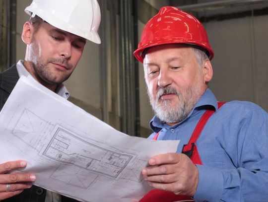 879 tys. osób, które osiągnęły wiek emerytalny, ale nadal pracuje.
