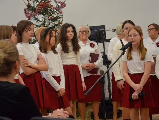 Uczestnicy warsztatów muzyczno-wokalnych w gminie Telatyn „Muzyka łączy nie dzieli”.