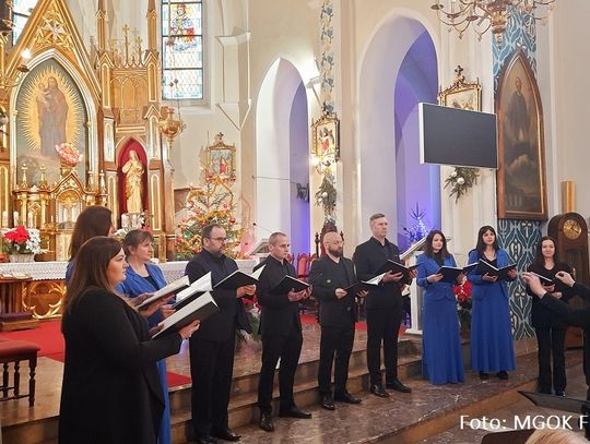 Frampol: Chóry kolędowały w kościele