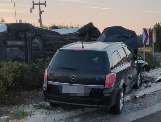 Dwie osoby zostały przetransportowane do szpitala.