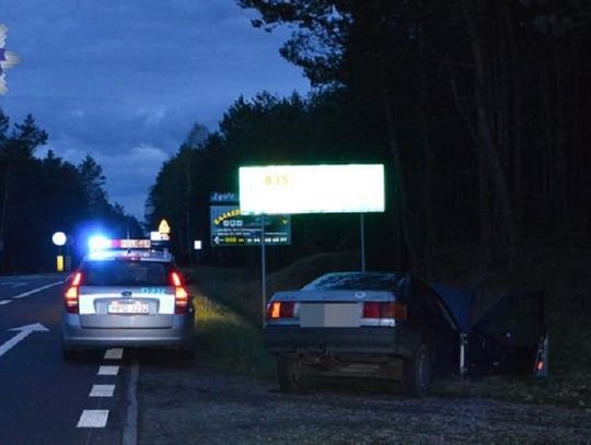 Gm. Biłgoraj: Pijany jak bela wpakował się audi do rowu