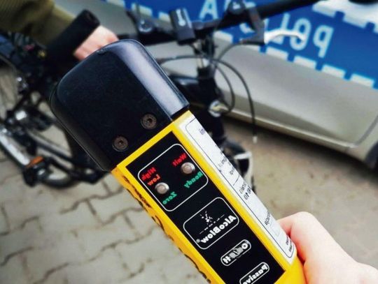 Gm. Horodło: Pijany pojechał rowerem po prezent dla ukochanej. To była najdroższa czekolada w jego życiu Pojechał rowerem do sklepu po czekoladę z okazji Dnia Kobiet, a że ledwo trzymał się na rowerze, od razu rzucił się w oczy policjantom. Za jazdę po pijanemu otrzymał mandat w wysokości 2,5 tys. zł.