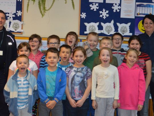 Gm. Hrubieszów: Policjanci odwiedzili dzieci w Szpikołosach