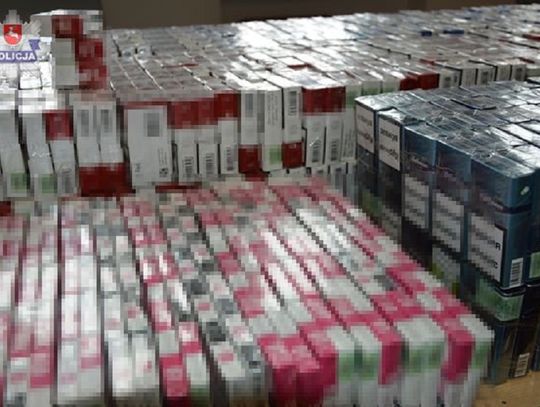 Gm. Hrubieszów: Prawie 9 tys. paczek papierosów w renaulcie. Ukrainiec stracił towar
