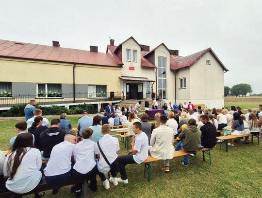 W ciągu kilku najbliższych tygodni Kuratorium Oświaty wyda opinię, która zaważy na tym, czy od przyszłego roku szkolnego w Stefankowicach nauka będzie odbywała się w ośmiu klasach, czy tylko w trzech. Fot. FB/SP w Stefankowicach