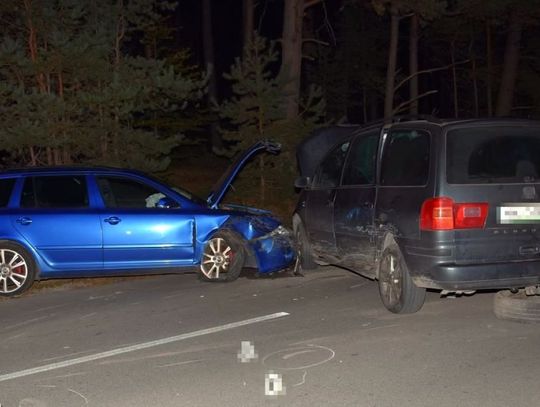 Gm. Krasnobród: Ona wyprzedzała, on zaczął skręcać. 34-latka trafiła do szpitala, dziecko pod obserwację