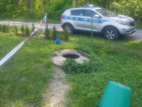 W gminie Susiec 2-latek wpadł do przydomowego zbiornika z szambem.