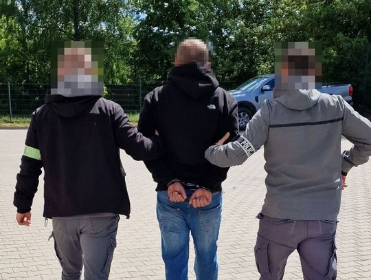 Tomaszowscy kryminalni zatrzymali 39-latka posiadającego znaczną ilość środków odurzających.