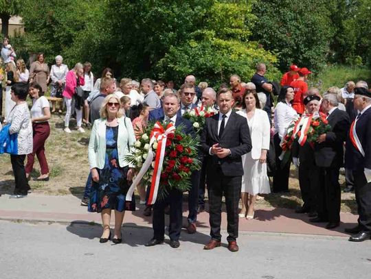 Uroczystość patriotyczno-religijna upamiętniająca 81. rocznicę bitwy pod Różą oraz pomordowanych mieszkańców Róży i Łuszczacza w czasie II wojny światowej.