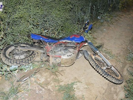 34-latek jadąc motocyklem crossowym polną drogą w m. Kawęczyn, stracił kontrolę nad kierownicą.